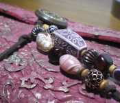 faux-leather-sketchbook-pink-beads