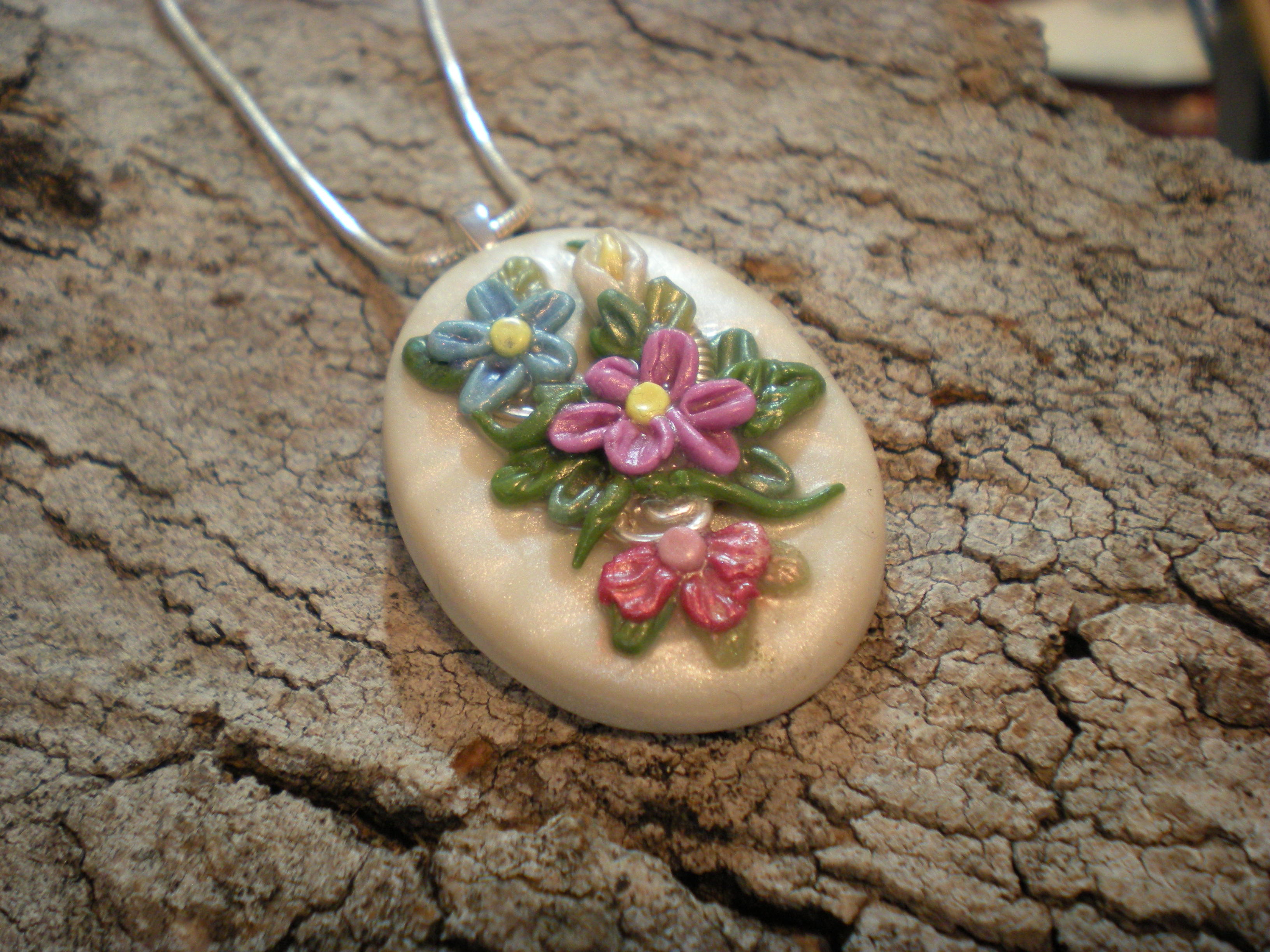 floral-clay-pendant
