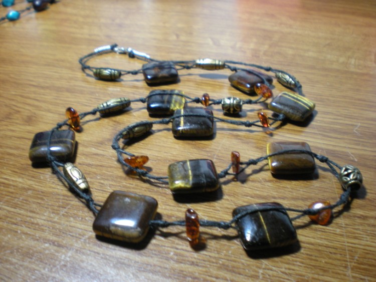 knotted tiger eye bead necklace
