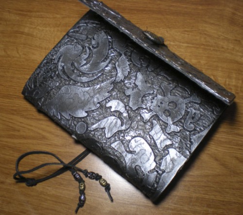 faux-leather-sketchbook-flap-open