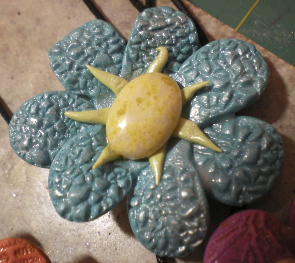 funky-polymer-clay-flowerblue-crackle
