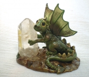 polymer-clay-dragon-with-crystal-001