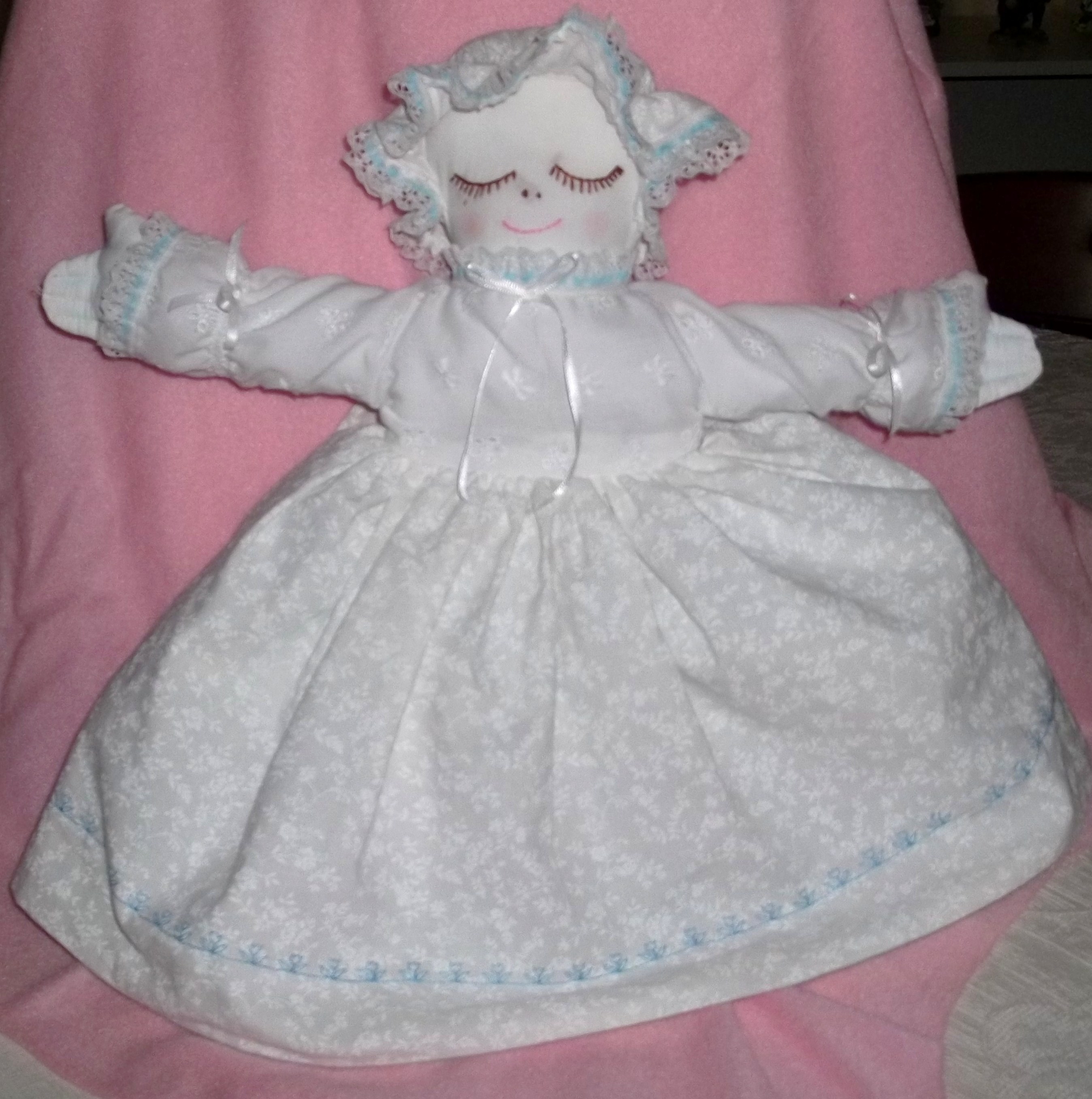 made with the free topsy turvy doll pattern by Sandy Huntress @ KeepsakeCrafts.net