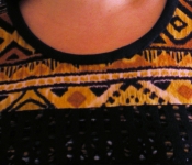 vogue-8817-color-blocked-tunic-close-up