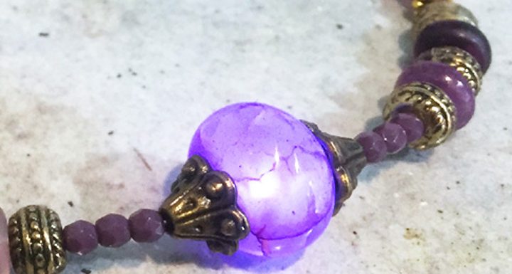 Glowfish Necklace-How To Make Luminous Light-Up Beaded Jewelry Tutorial