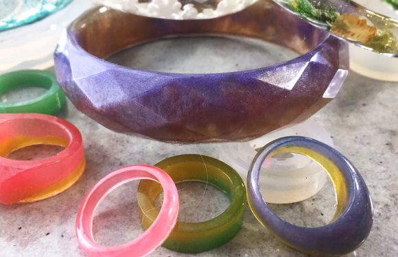 DIY Resin Bracelets & Rings-Jewelry in Silicone Molds-Friday Findings Review